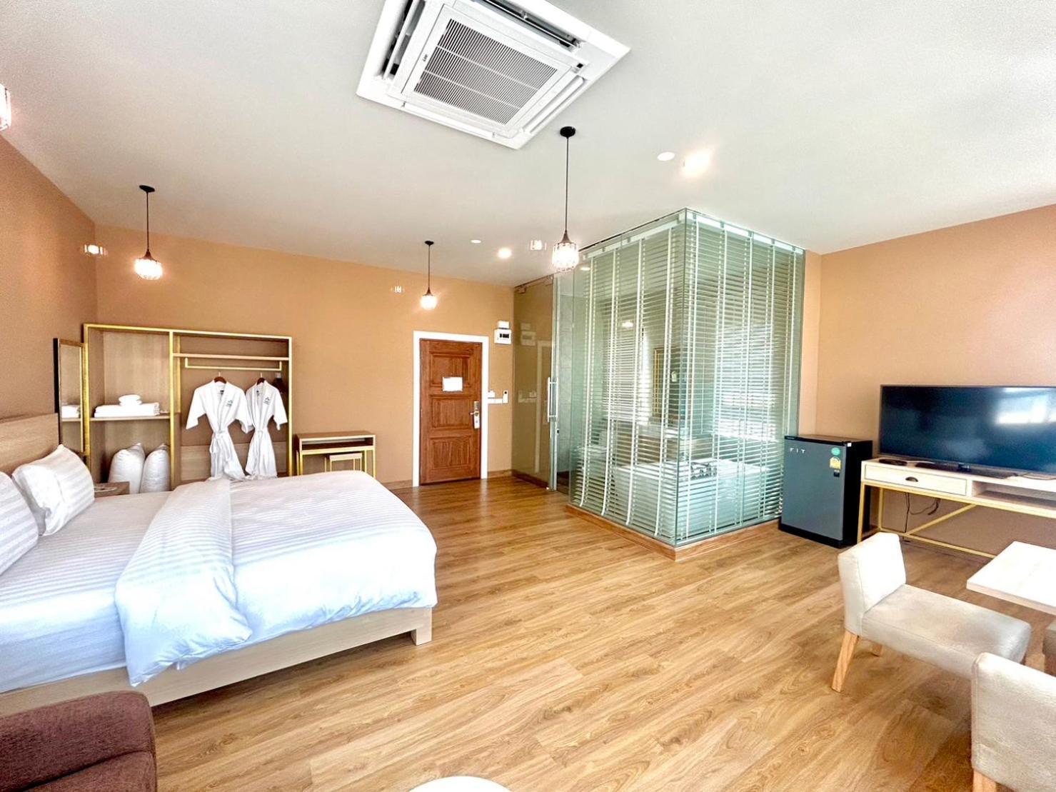 Siri Oriental Bangkok Hotel - SHA Extra Plus Kültér fotó