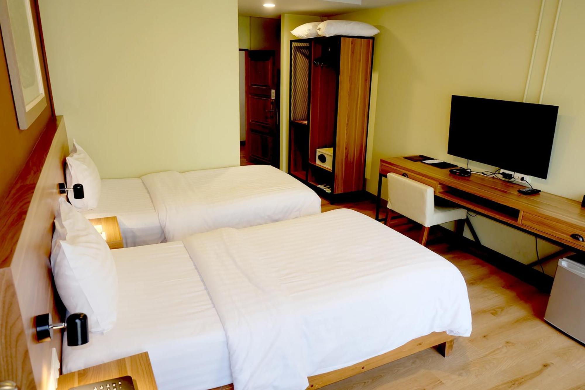 Siri Oriental Bangkok Hotel - SHA Extra Plus Szoba fotó