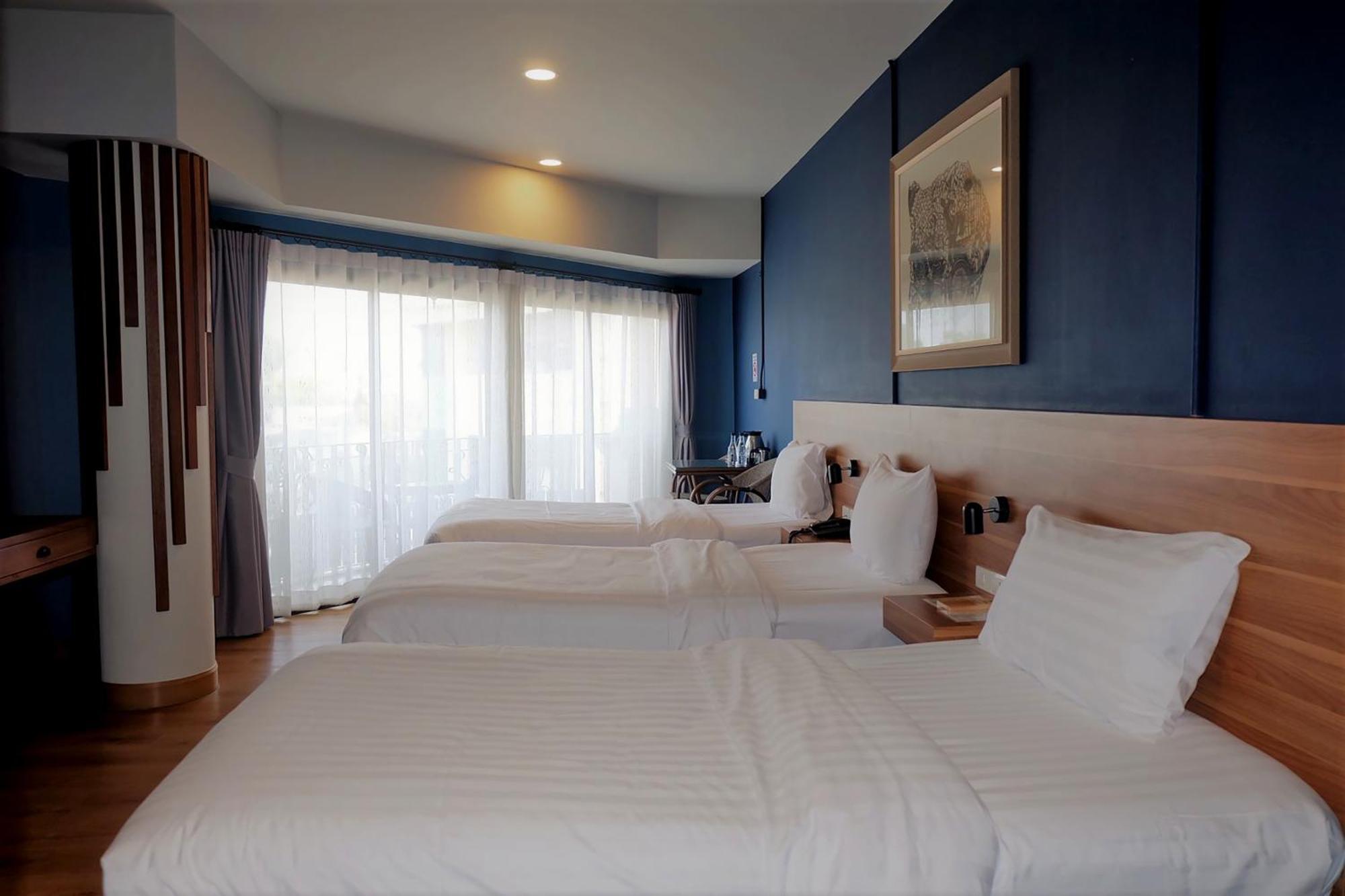 Siri Oriental Bangkok Hotel - SHA Extra Plus Szoba fotó