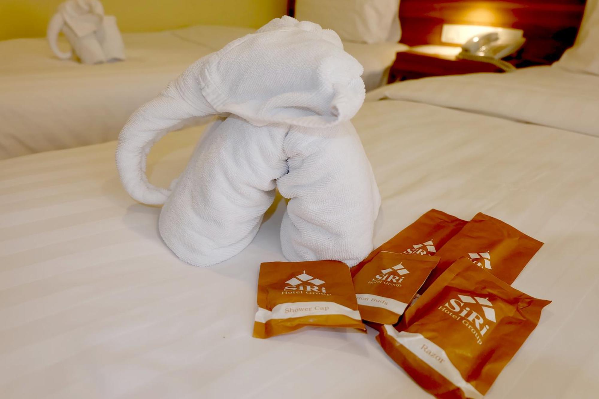 Siri Oriental Bangkok Hotel - SHA Extra Plus Szoba fotó