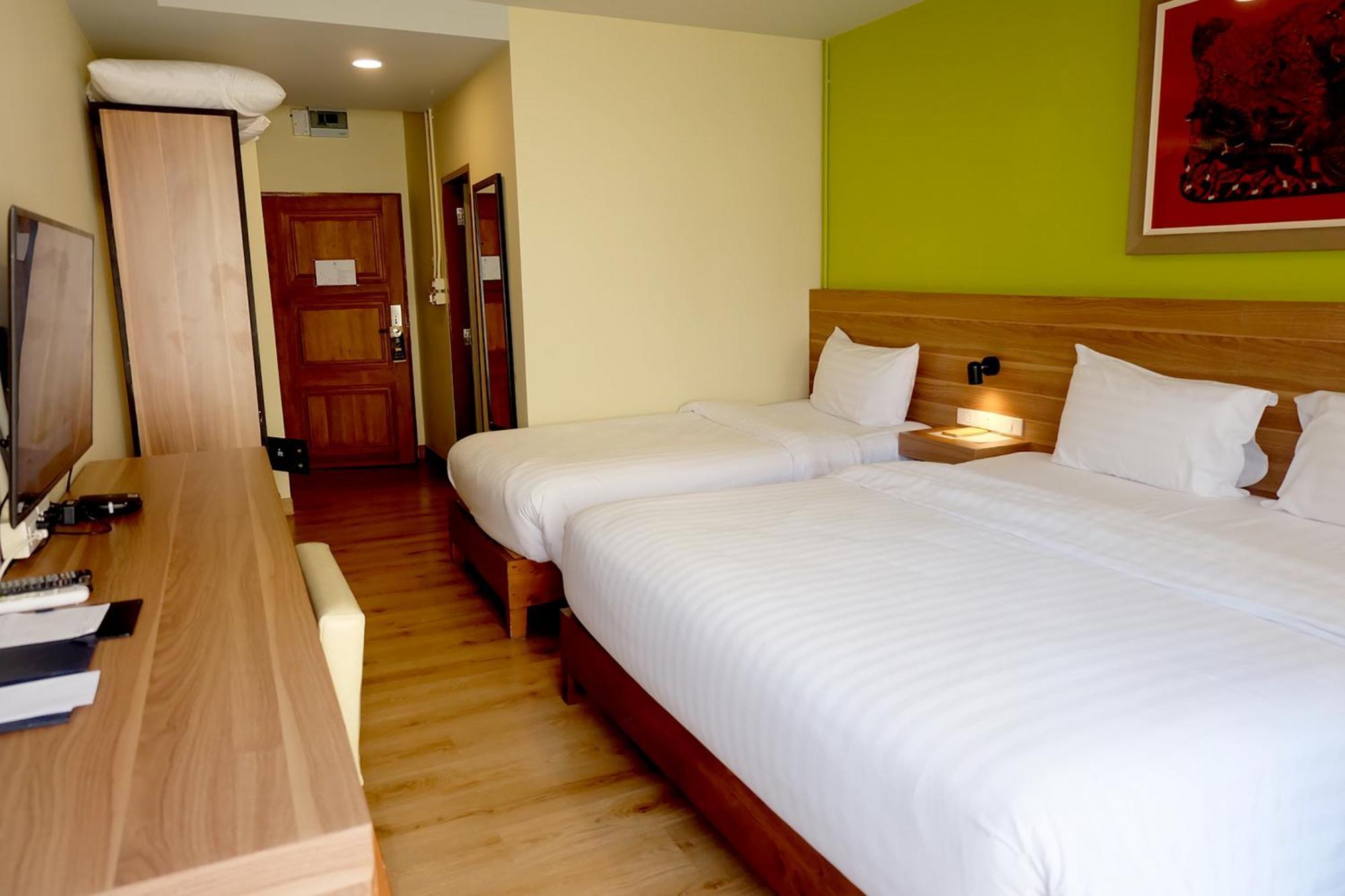 Siri Oriental Bangkok Hotel - SHA Extra Plus Szoba fotó