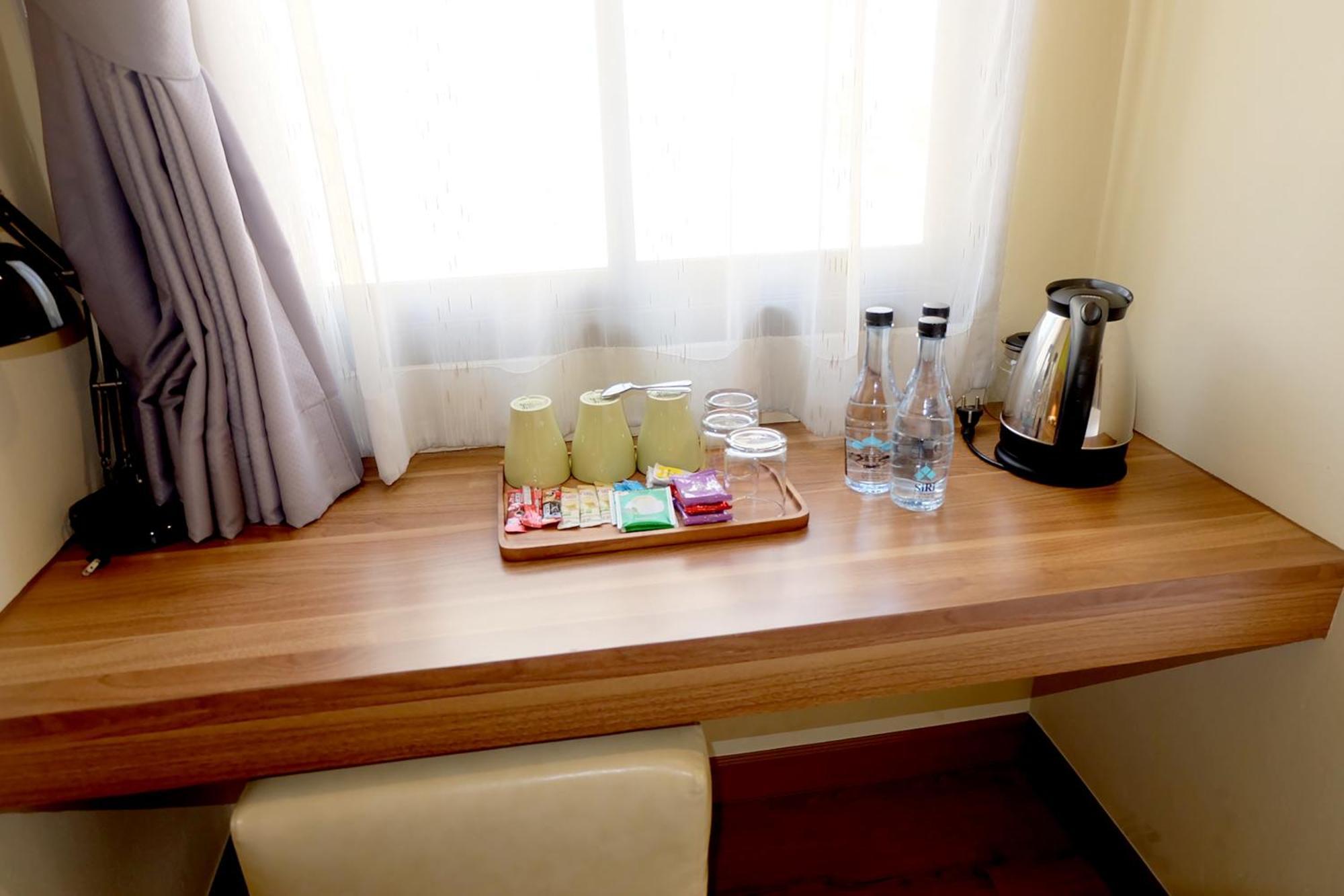 Siri Oriental Bangkok Hotel - SHA Extra Plus Szoba fotó
