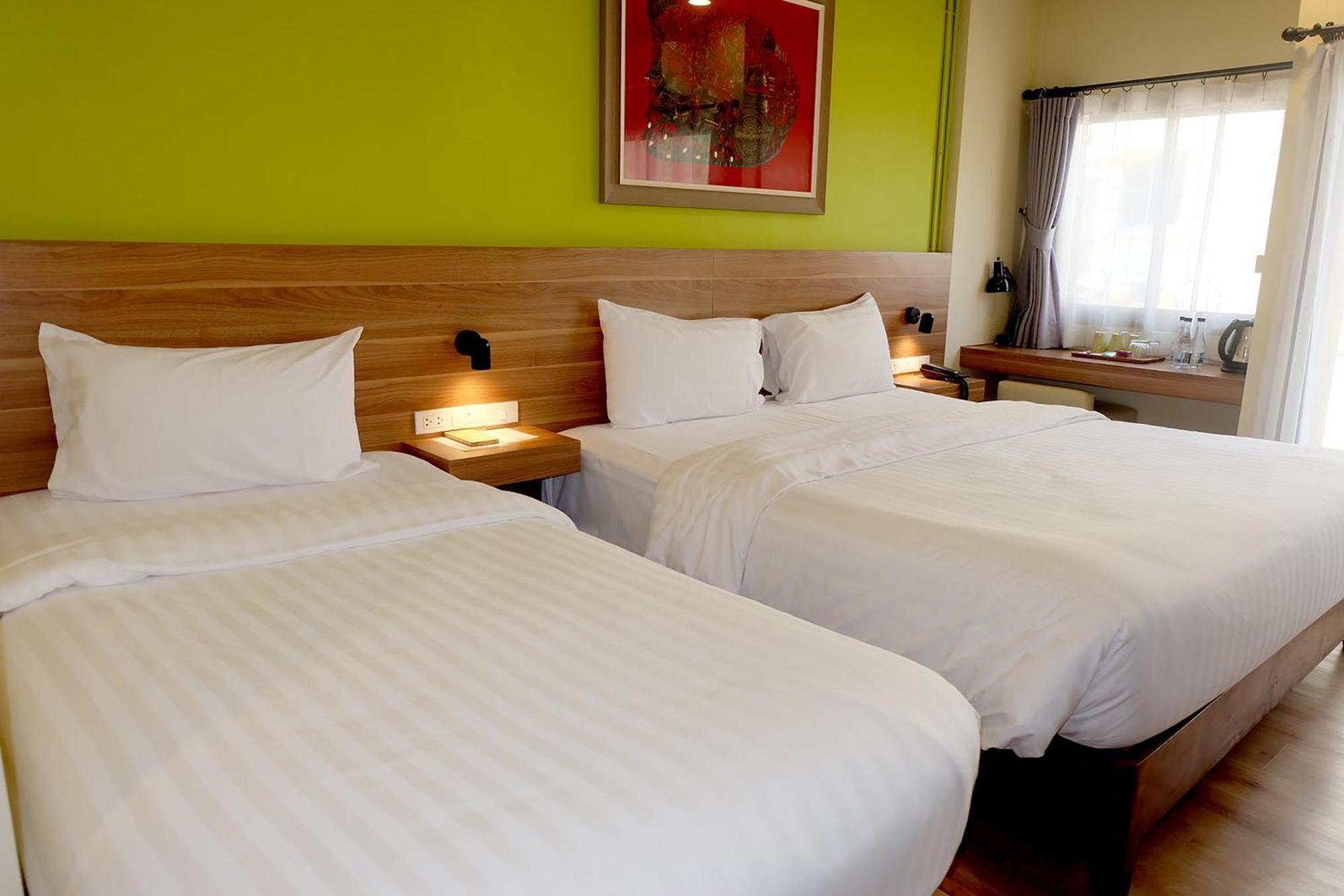 Siri Oriental Bangkok Hotel - SHA Extra Plus Szoba fotó