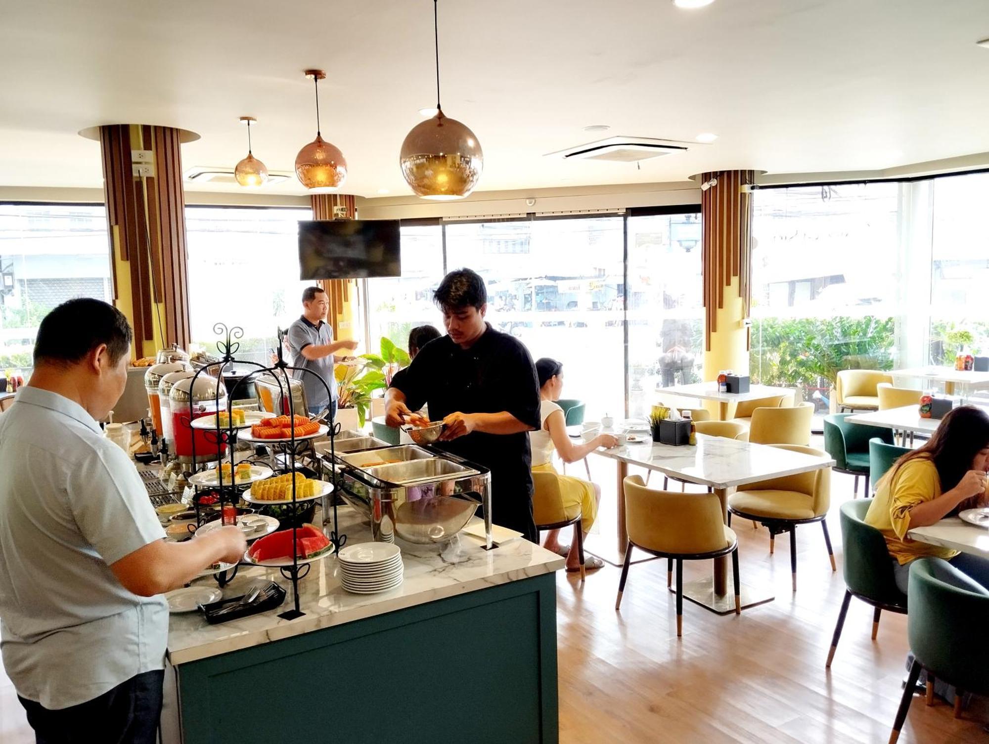 Siri Oriental Bangkok Hotel - SHA Extra Plus Kültér fotó